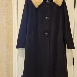 Fabulous Vintage 1960's Ladies Brown Wool Coat /W Fur Collar - Size 18 Or XL
